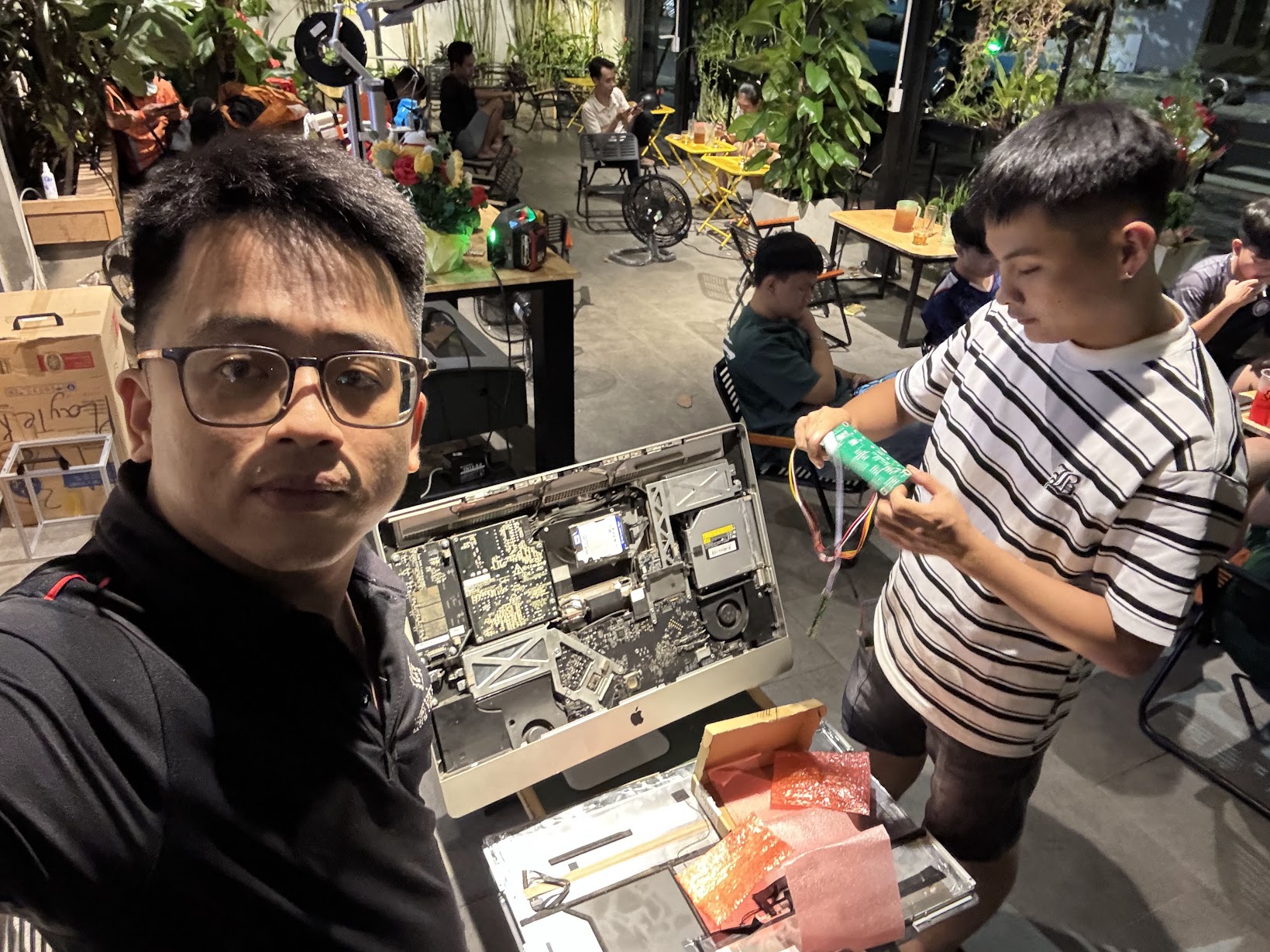 Hồi sinh em iMac cổ lỗi main thành màn hình 2k retina